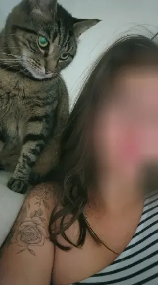 Andrea, 28