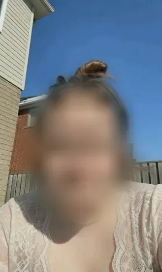 Carla, 37