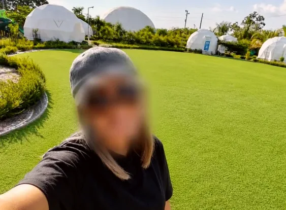 Chiara, 35