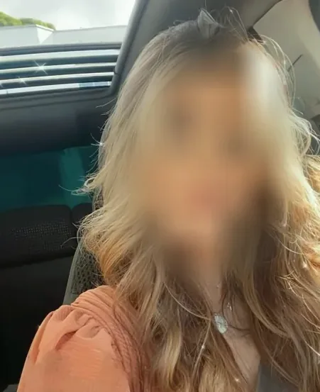 Elisa, 28