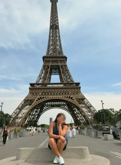 Emilia, 27