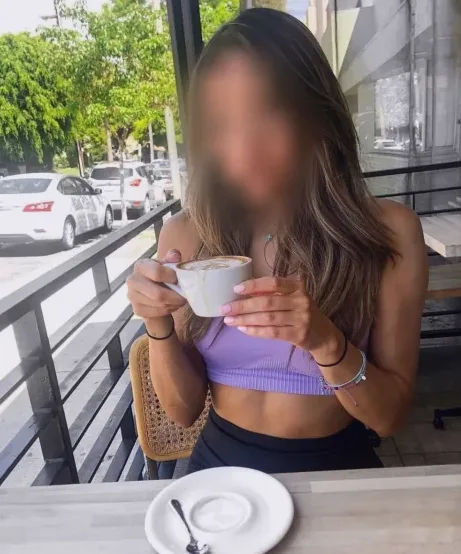 Fiona, 32