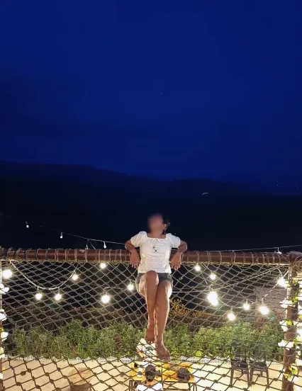 Jasmin, 28