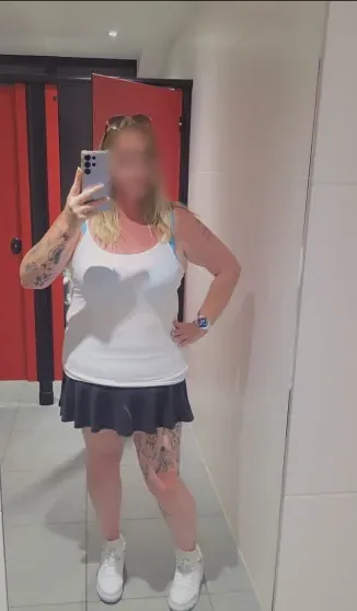 Larissa, 39