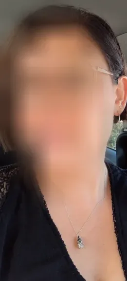 Larissa, 40