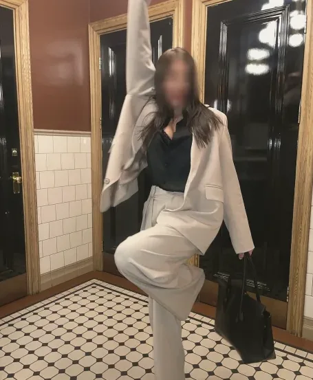 Laura, 29