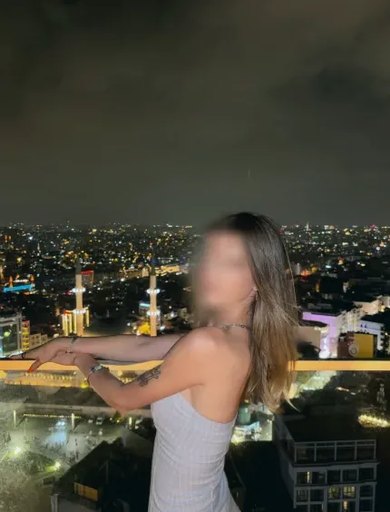 Maja, 27