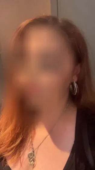 Nele, 24