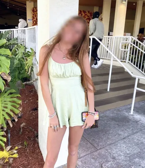 Nora, 19