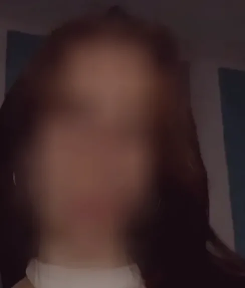 Pauline, 20