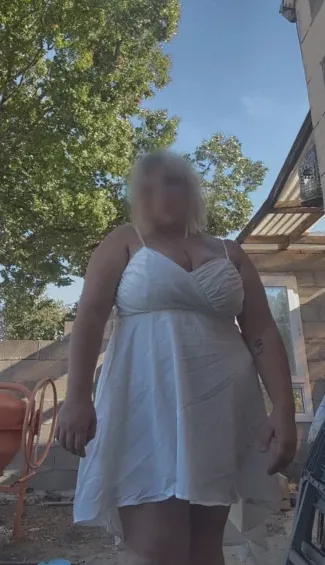 Selina, 22