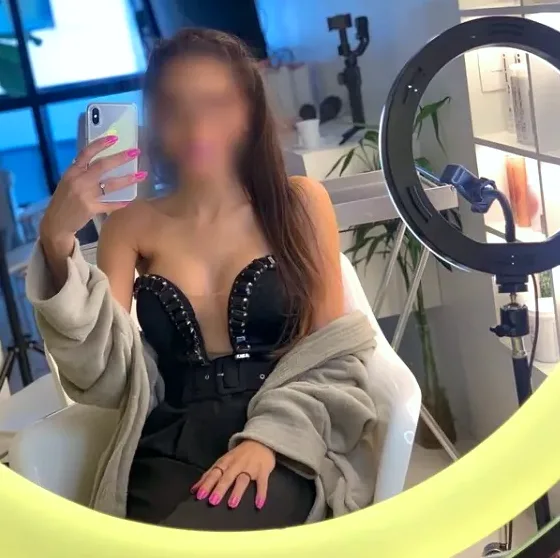 Vanessa, 37