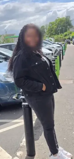 Viktoria, 33