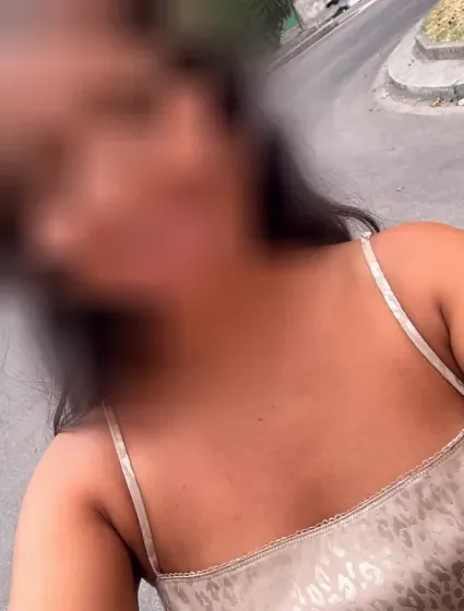Vivien, 37