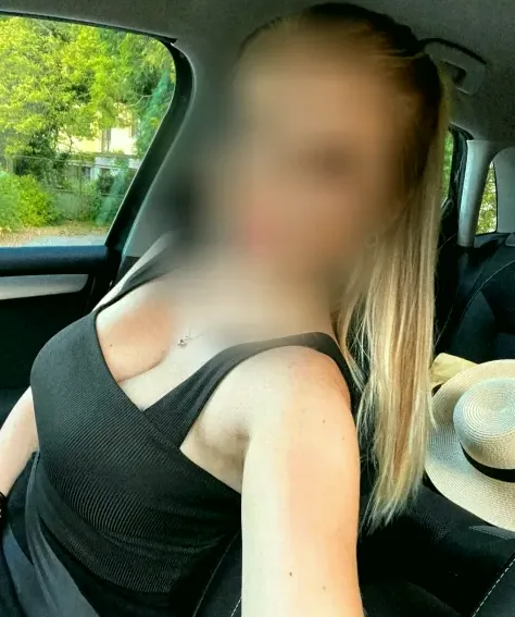 Yasmin, 33