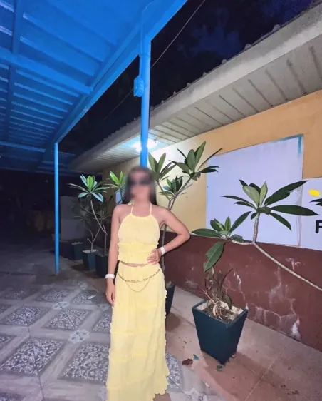Yvonne, 29